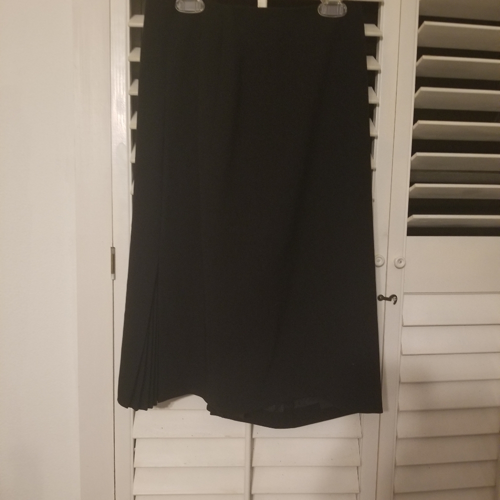 Black skirt